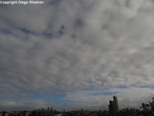 Stratocumulus stratiformis vistas em Campina Grande, Paraíba, em 10/06/2014.
