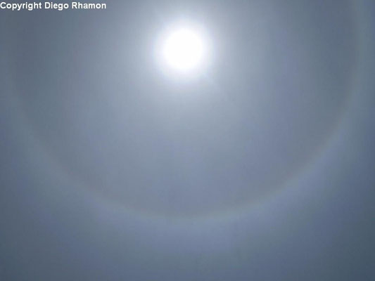 Cirrostratus nebulosus e halo 22° vistos em João Pessoa, Paraíba, em 17/02/2010.