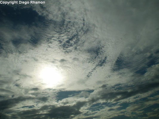 Altocumulus duplicatus vistas em João Pessoa, Paraíba, em 05/06/2010.