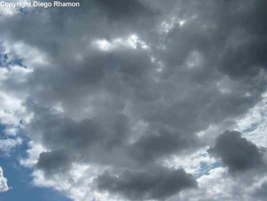 Stratocumulus opacus vistas em Campina Grande, Paraíba, em 29/12/2014.
