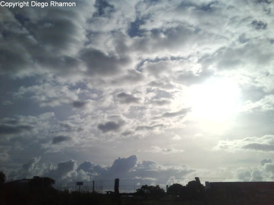 Stratocumulus perlucidus vistas em João Pessoa, Paraíba, em 27/02/2009.