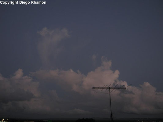Cumulus congestus virga vista em João Pessoa, Paraíba, em 27/01/2014.