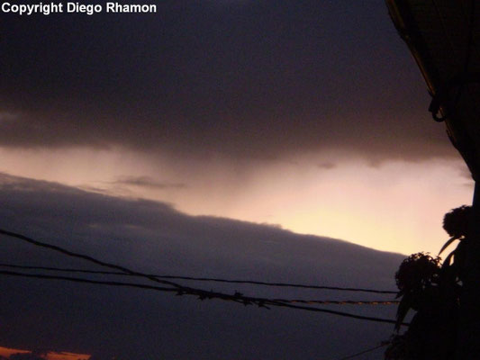 Stratus virga vista em João Pessoa, Paraíba, em 11/09/2009.