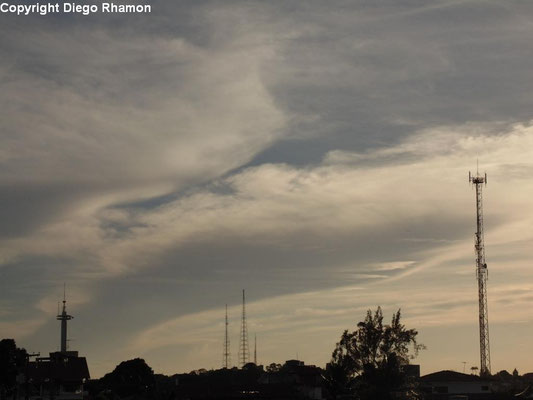 Cirrus spissatus vistas em João Pessoa, Paraíba, em 01/03/2014.