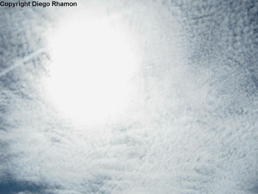Altocumulus translucidus vistas em Campina Grande, Paraíba, em 05/05/2015.