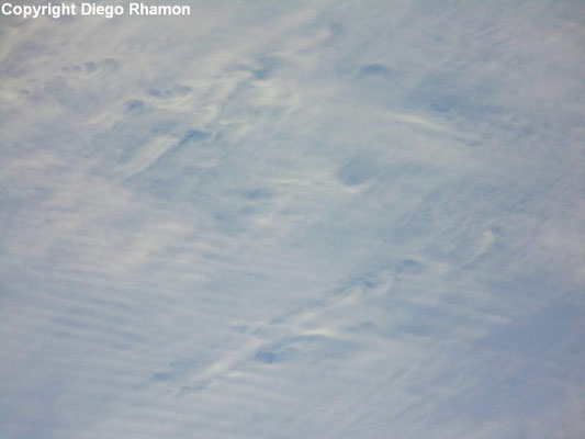 Cirrocumulus lacunosus undulatus vistas em Campina Grande, Paraíba, em 02/11/2014.
