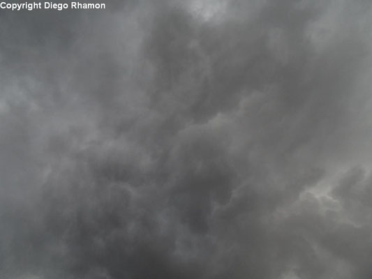 Mammatus associadas à Stratocumulus vistas em Campina Grande, Paraíba, em 13/06/2014.