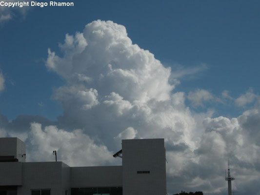 Cumulus congestus vista em João Pessoa, Paraíba, em 06/04/2014.