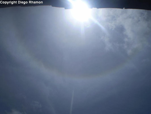 Cirrostratus nebulosus e halo 22° vistos em João Pessoa, Paraíba, em 14/01/2010.