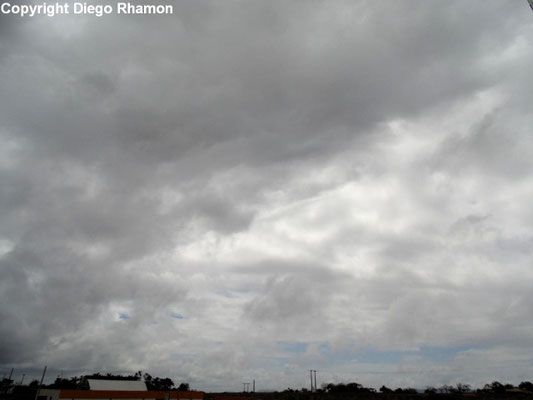 Stratocumulus duplicatus vistas em Campina Grande, Paraíba, em 08/12/2014.