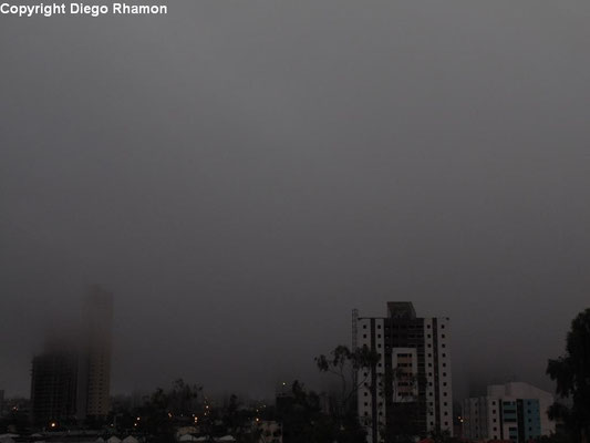 Nevoeiro visto em Campina Grande, Paraíba, em 22/05/2014.