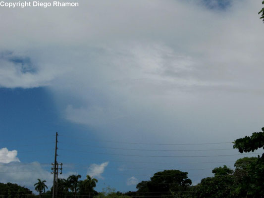 Nimbostratus praecipitatio vista em João Pessoa, Paraíba, em 02/04/2013.