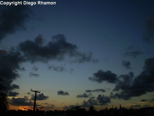 Cumulus humilis radiatus vistas em João Pessoa, Paraíba, em 18/02/2011.