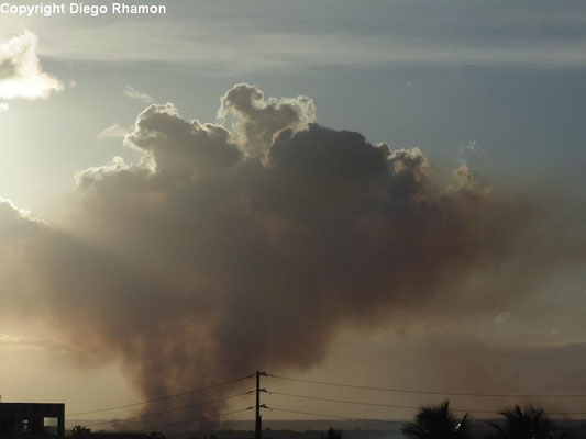Pyrocumulus vistas em João Pessoa, Paraíba, em 08/03/2014.
