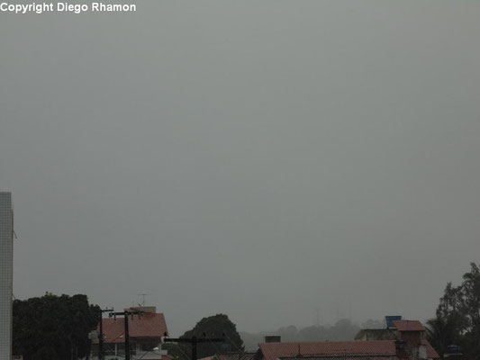 Nevoeiro visto em João Pessoa, Paraíba, em 14/03/2014.