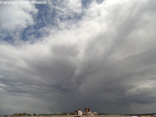 Altostratus radiatus vistas em Campina Grande, Paraíba, em 03/03/2015.