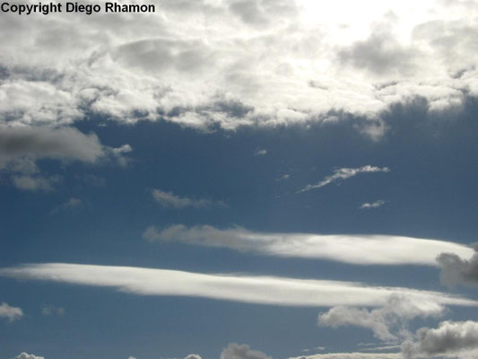 Stratocumulus lenticularis vistas em João Pessoa, Paraíba, em 25/04/2012.