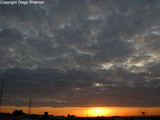 Altocumulus perlucidus vistas em João Pessoa, Paraíba, em 07/09/2012.