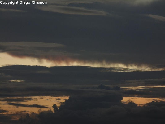 Mammatus associadas à Cumulonimbus vistas em João Pessoa, Paraíba, em 28/04/2014.