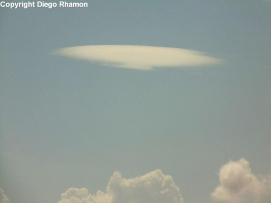 Altocumulus lenticularis vista em Campina Grande, Paraíba, em 10/12/2014.