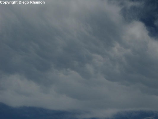 Mammatus associadas à Cumulonimbus vistas em João Pessoa, Paraíba, em 02/05/2014.