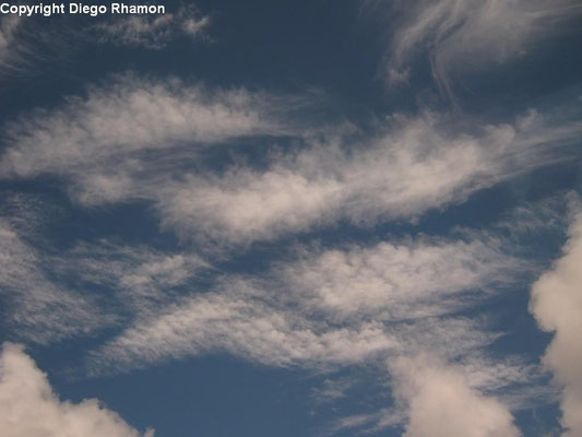 Cirrus floccus vistas em João Pessoa, Paraíba, em 14/04/2014.
