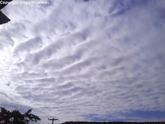Altocumulus stratiformis vistas em João Pessoa, Paraíba, em 27/05/2009.