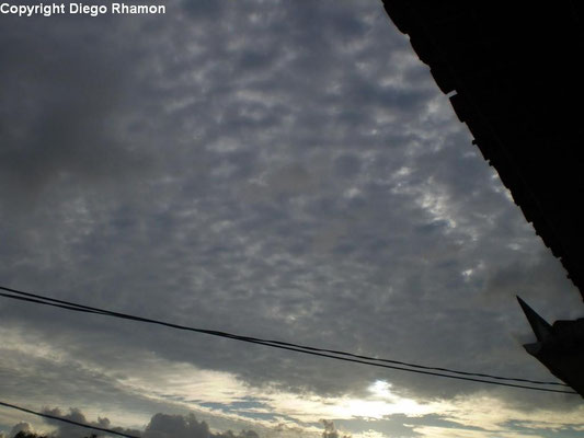 Altocumulus stratiformis opacus vistas em João Pessoa, Paraíba, em 02/12/2009.