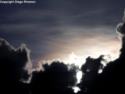 Iridescência vista em João Pessoa, Paraíba, em 15/04/2014.