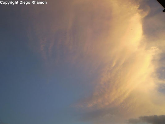 Mammatus associadas à Cirrus vistas em João Pessoa, Paraíba, em 27/07/2010.
