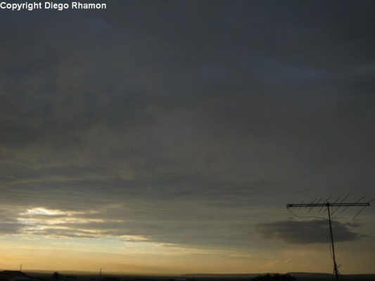 Altostratus opacus vistas em João Pessoa, Paraíba, em 12/02/2014.