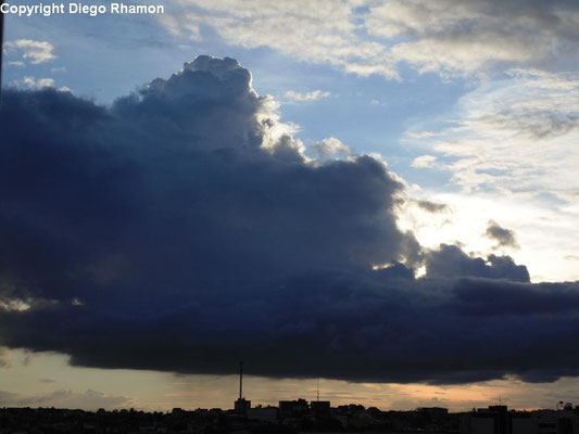 Cumulus congestus vista em Campina Grande, Paraíba, em 14/05/2014.