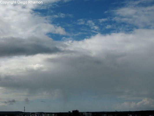 Nimbostratus virga vista em João Pessoa, Paraíba, em 02/06/2013.