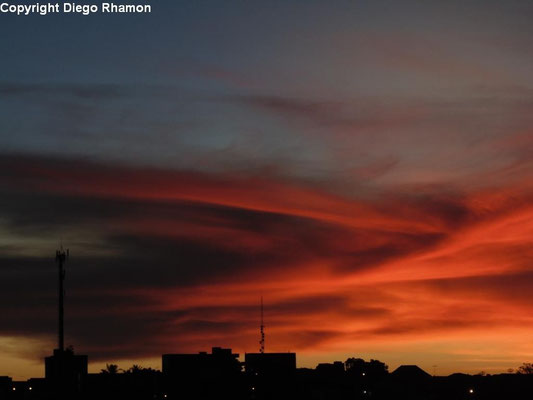 Cirrus spissatus vistas em Campina Grande, Paraíba, em 25/05/2014.