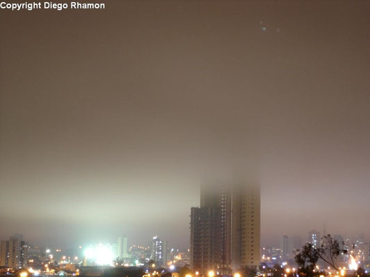 Nevoeiro visto em Campina Grande, Paraíba, em 27/05/2014.