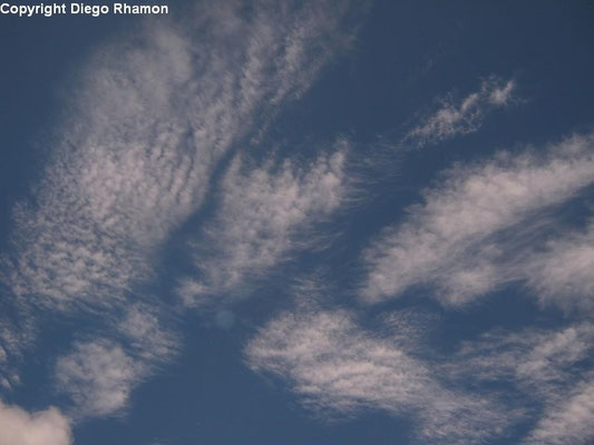 Cirrus floccus vistas em João Pessoa, Paraíba, em 14/04/2014.