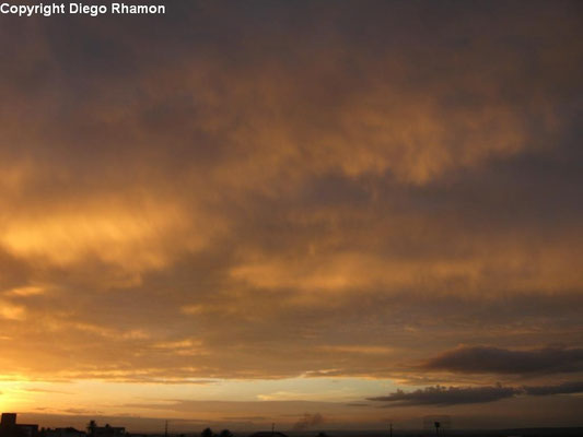 Mammatus associadas à Altostratus vistas em João Pessoa, Paraíba, em 12/02/2014.
