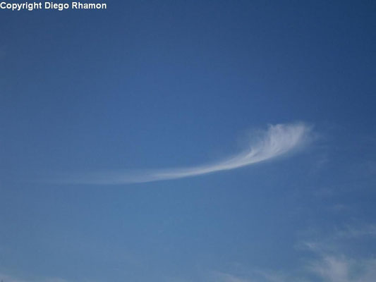 Cirrus uncinus vistas em João Pessoa, Paraíba, em 22/01/2010.