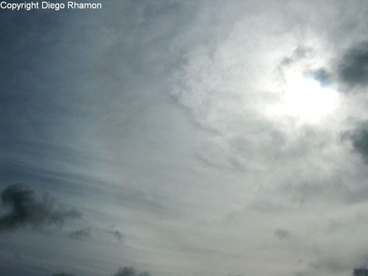 Cirrostratus duplicatus e halo 22° vistos em João Pessoa, Paraíba, em 09/06/2013.