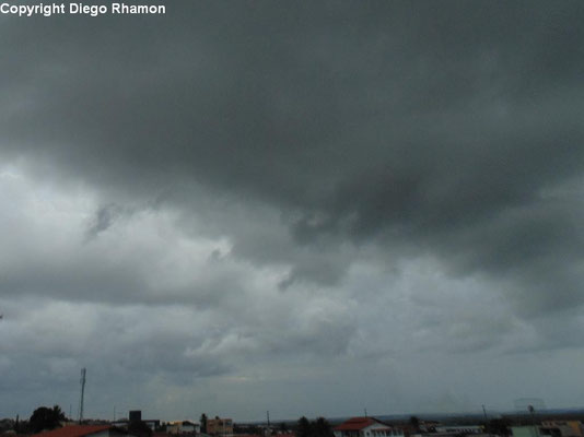 Cumulus fractus vistas em João Pessoa, Paraíba, em 30/01/2014.