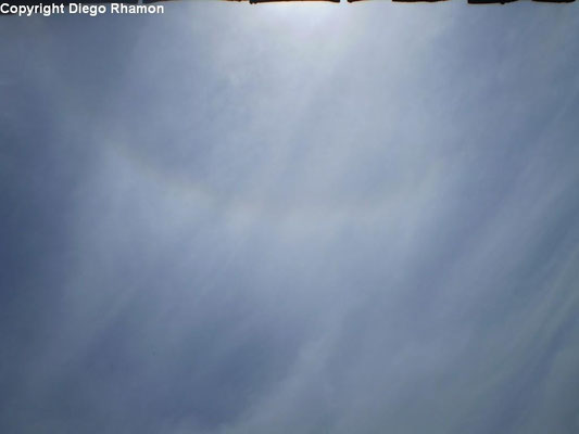 Cirrostratus fibratus e halo 22° vistos em João Pessoa, Paraíba, em 06/02/2010.