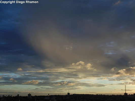 Altostratus virga vistas em Campina Grande, Paraíba, em 27/05/2014.
