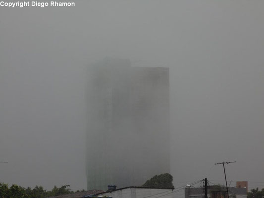 Nevoeiro visto em João Pessoa, Paraíba, em 14/03/2014.