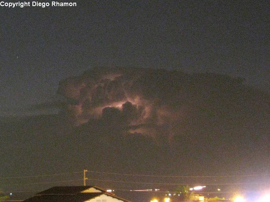 Raio folha visto em João Pessoa, Paraíba, em 07/04/2013.