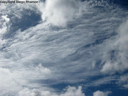 Cirrocumulus stratiformis vistas em João Pessoa, Paraíba, em 05/07/2013.