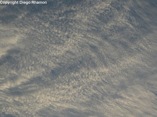 Cirrocumulus floccus vistas em Campina Grande, Paraíba, em 20/01/2015.
