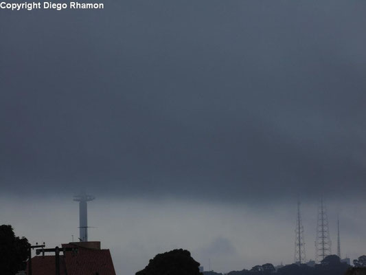 Nevoeiro visto em João Pessoa, Paraíba, em 09/04/2014.