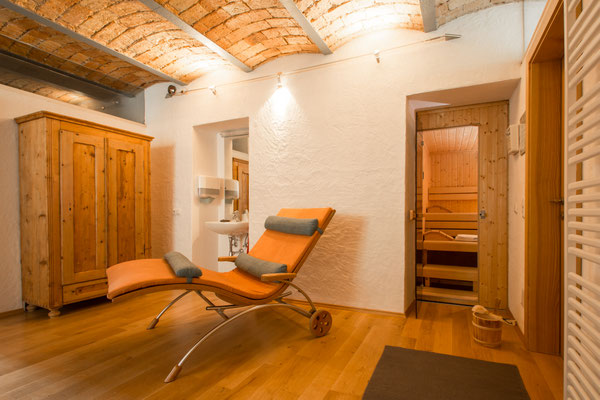 Familiensaune im alten Kuhstall