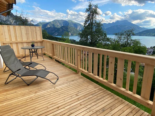 Terrasse mit  Blick auf den Attersee