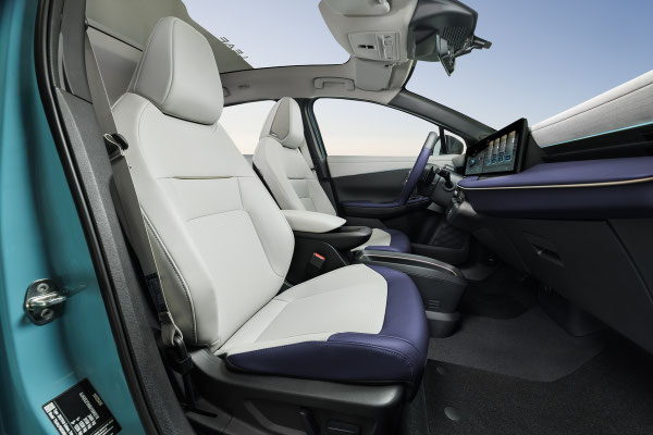 NISSAN LEAF 2026